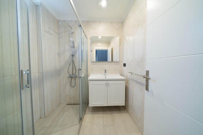  . - Villa Riva . (Photo Gallery) }}