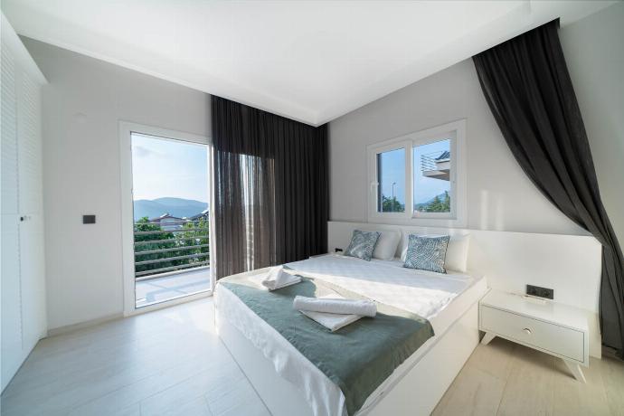  . - Villa Riva . (Photo Gallery) }}