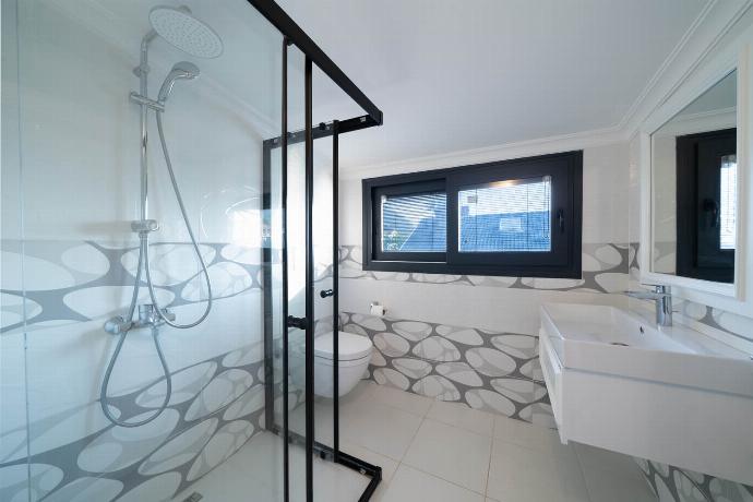  . - Villa Riva . (Photo Gallery) }}