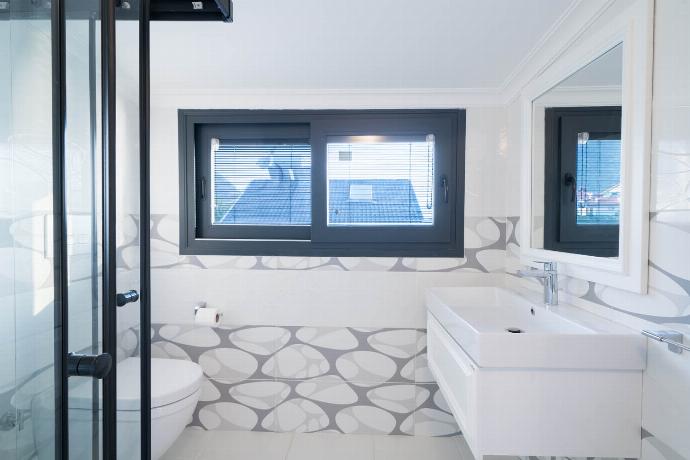  . - Villa Riva . (Photo Gallery) }}