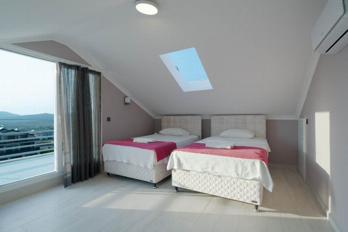  . - Villa Riva . (Photo Gallery) }}