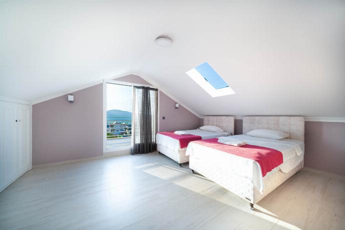  . - Villa Riva . (Photo Gallery) }}