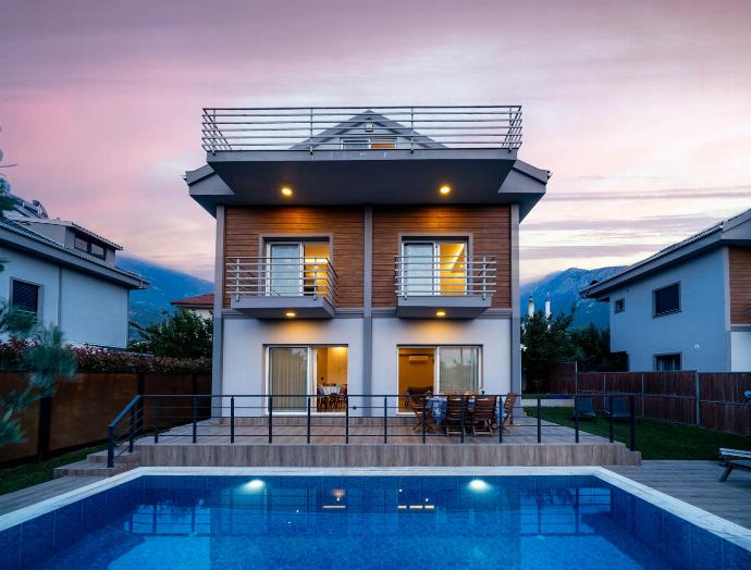  . - Villa Riva . (Photo Gallery) }}