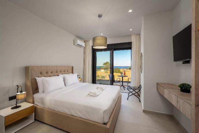  . - Villa Celia . (Photo Gallery) }}