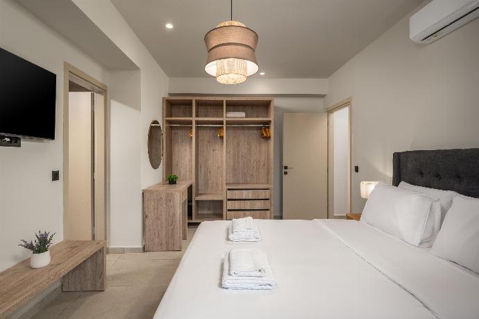  . - Villa Celia . (Photo Gallery) }}