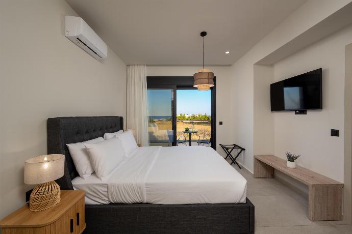  . - Villa Celia . (Photo Gallery) }}