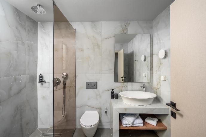  . - Villa Celia . (Photo Gallery) }}