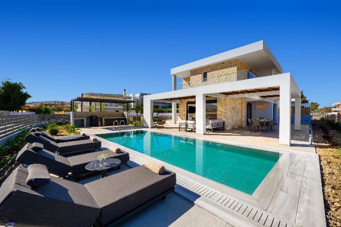  . - Villa Celia . (Photo Gallery) }}