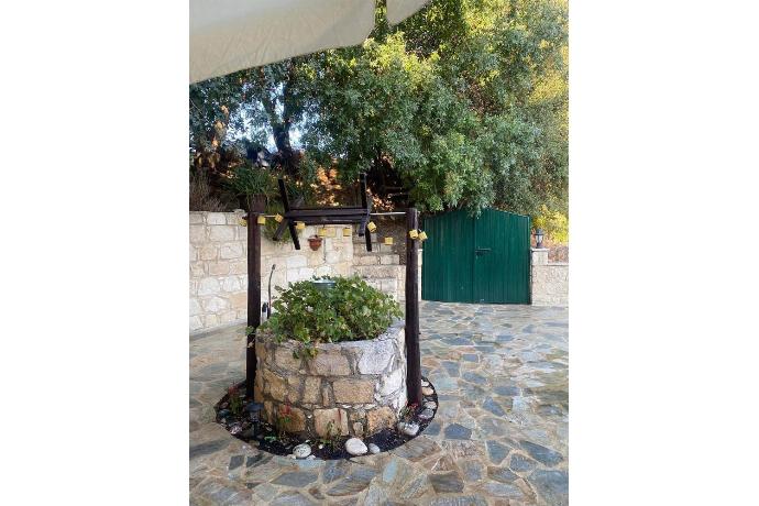  . - Villa Aloni . (Photo Gallery) }}