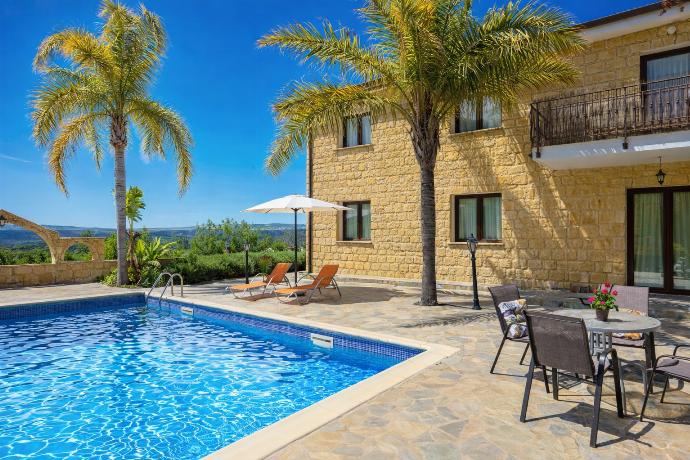 Villa Alonia