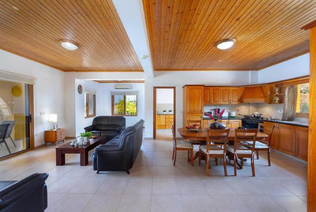  . - Villa Androulla . (Photo Gallery) }}