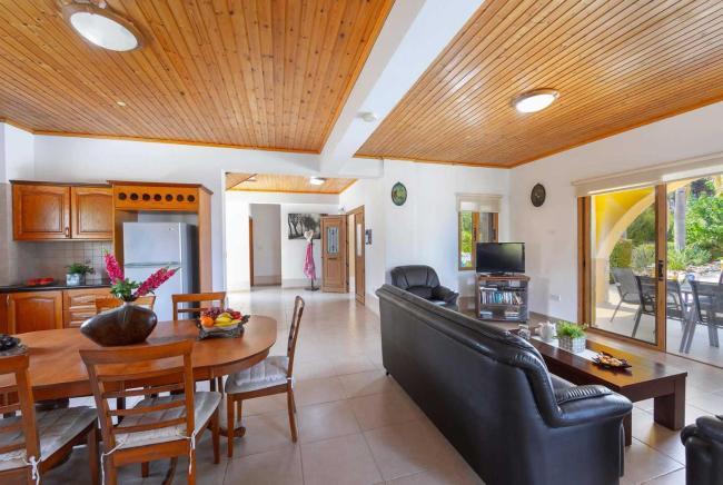  . - Villa Androulla . (Photo Gallery) }}