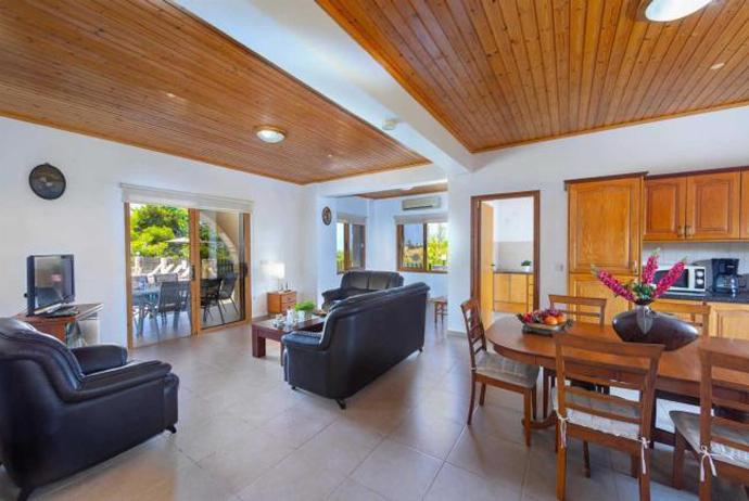  . - Villa Androulla . (Photo Gallery) }}