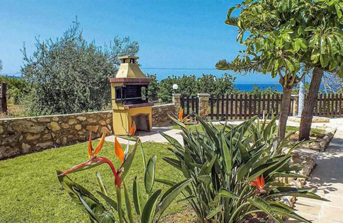  . - Villa Chrisandria . (Photo Gallery) }}