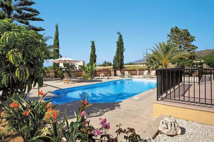  . - Villa Chrisandria . (Photo Gallery) }}