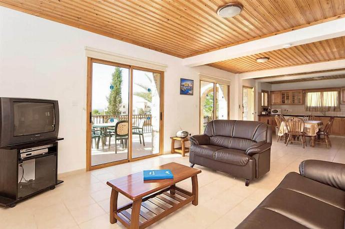  . - Villa Chrisandria . (Photo Gallery) }}