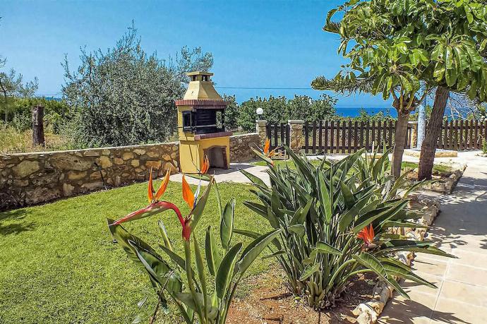  . - Villa Chrisandria . (Photo Gallery) }}