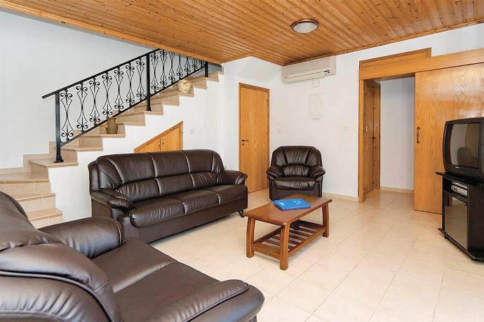  . - Villa Chrisandria . (Photo Gallery) }}