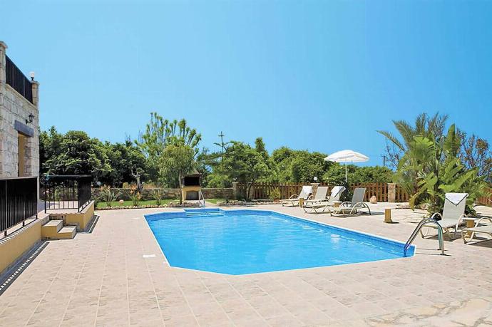  . - Villa Chrisandria . (Photo Gallery) }}