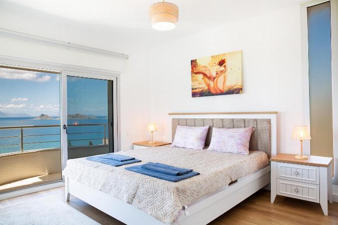  . - Villa Azure Heaven . (Photo Gallery) }}