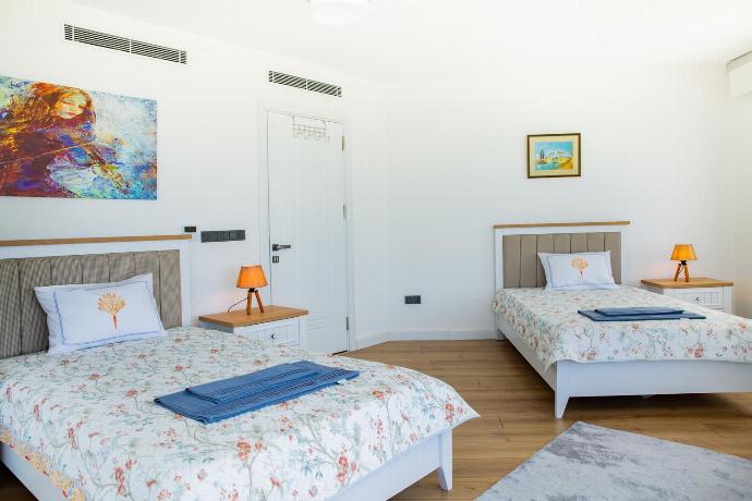  . - Villa Azure Heaven . (Photo Gallery) }}