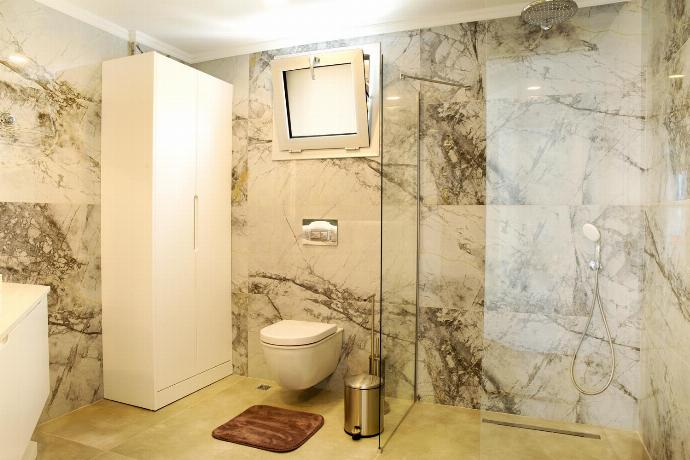  . - Villa Azure Heaven . (Photo Gallery) }}