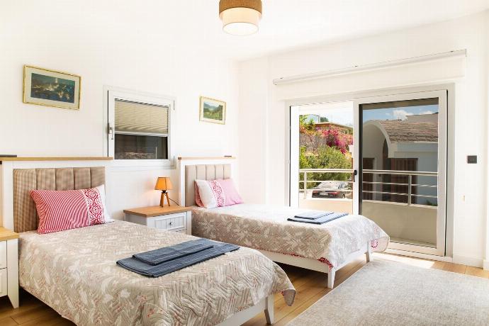  . - Villa Azure Heaven . (Photo Gallery) }}