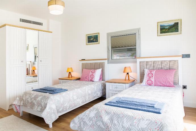  . - Villa Azure Heaven . (Photo Gallery) }}