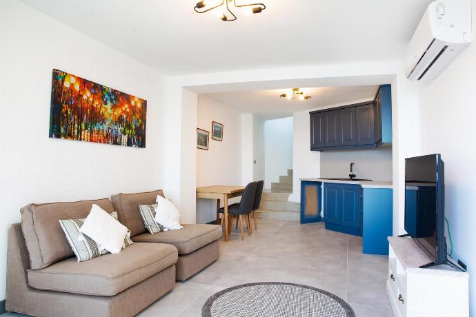  . - Villa Azure Heaven . (Photo Gallery) }}