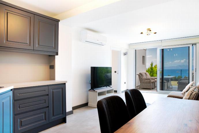  . - Villa Azure Heaven . (Photo Gallery) }}