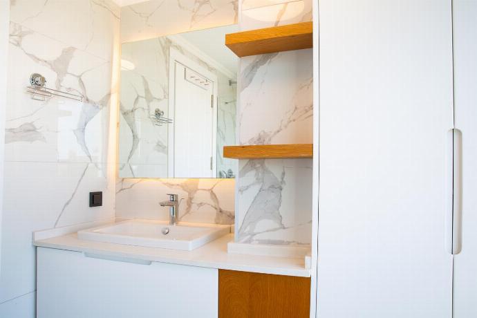  . - Villa Azure Heaven . (Photo Gallery) }}