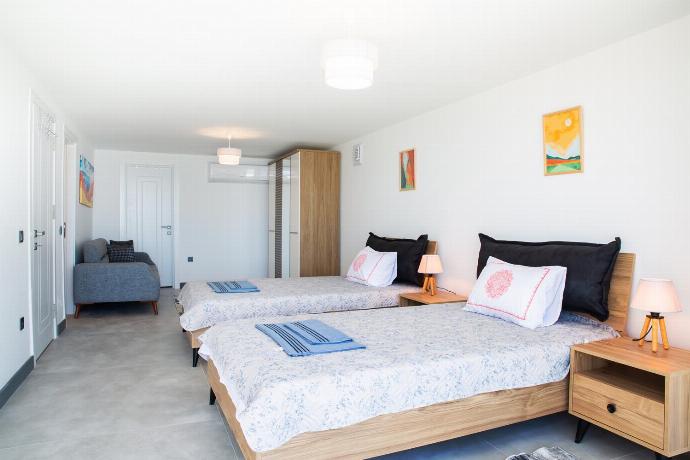  . - Villa Azure Heaven . (Photo Gallery) }}