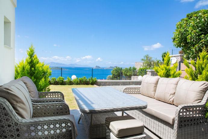  . - Villa Azure Heaven . (Photo Gallery) }}