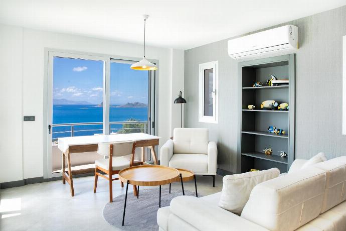  . - Villa Azure Heaven . (Photo Gallery) }}