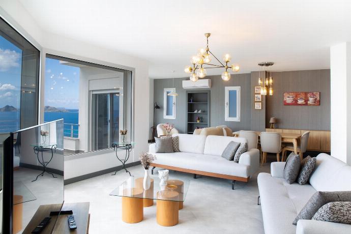  . - Villa Azure Heaven . (Photo Gallery) }}