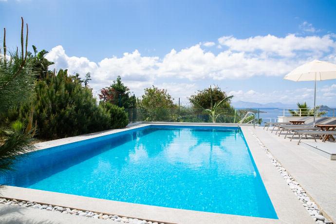  . - Villa Azure Heaven . (Photo Gallery) }}