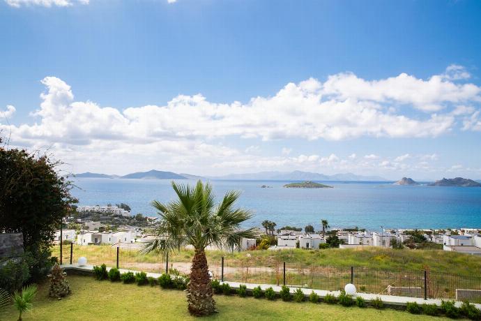 , . - Villa Azure Heaven . (Photo Gallery) }}