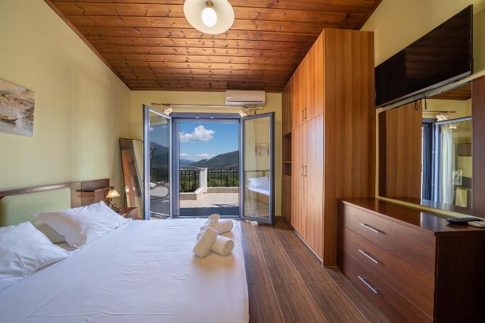  . - Sunrise Villa . (Photo Gallery) }}