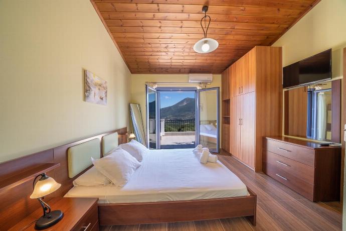  . - Sunrise Villa . (Photo Gallery) }}