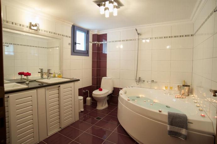  . - Sunrise Villa . (Photo Gallery) }}