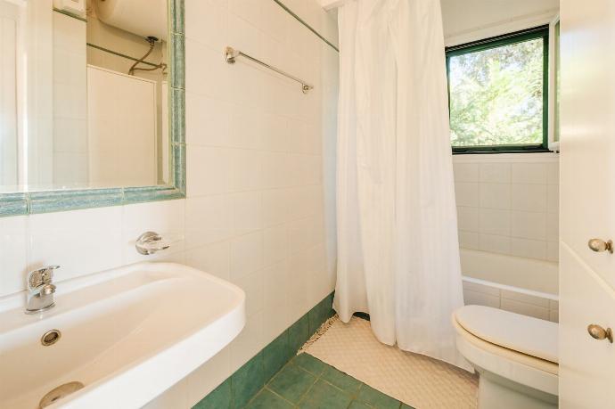 Golden Tiara Apartment