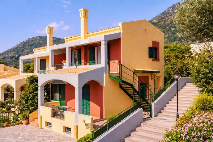 Golden Tiara Apartment