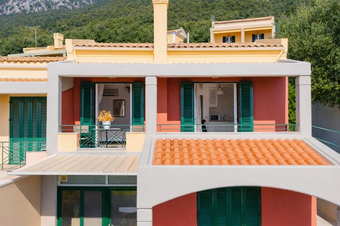 Golden Tiara Apartment