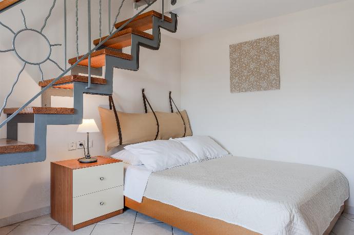  . - Villa Korini . (Photo Gallery) }}