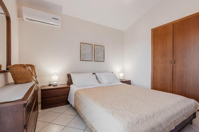  . - Villa Korini . (Photo Gallery) }}