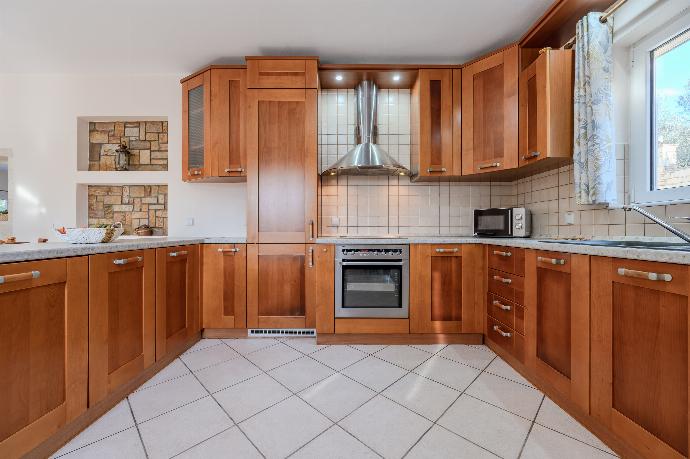  . - Villa Korini . (Photo Gallery) }}