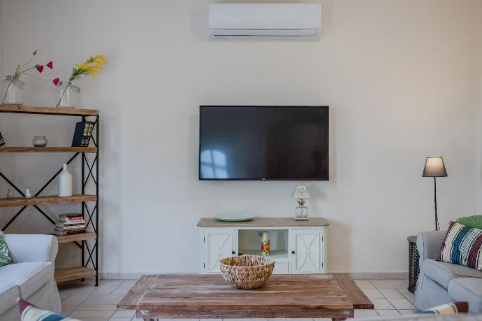  . - Villa Korini . (Photo Gallery) }}