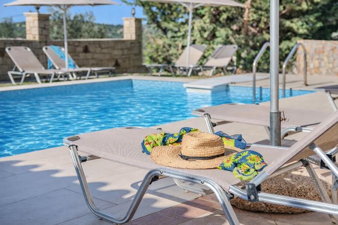  . - Villa Korini . (Photo Gallery) }}