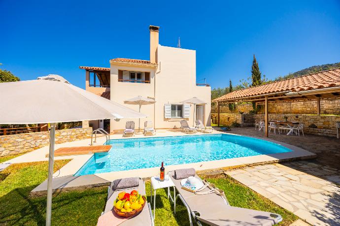 Beautiful villa with private pool, terrace, and garden . - Villa Korini . (Photo Gallery) }}