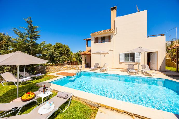 Beautiful villa with private pool, terrace, and garden . - Villa Korini . (Photo Gallery) }}